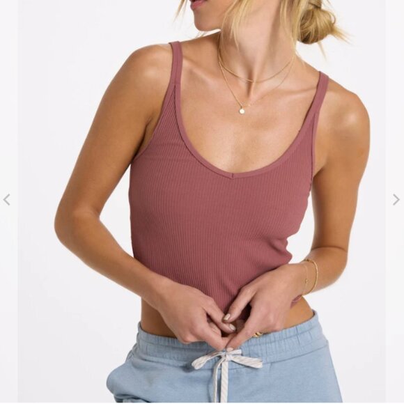 VUORI WOMEN'S RIB CROP TANK ROSEWOOD - Picture 1 of 9